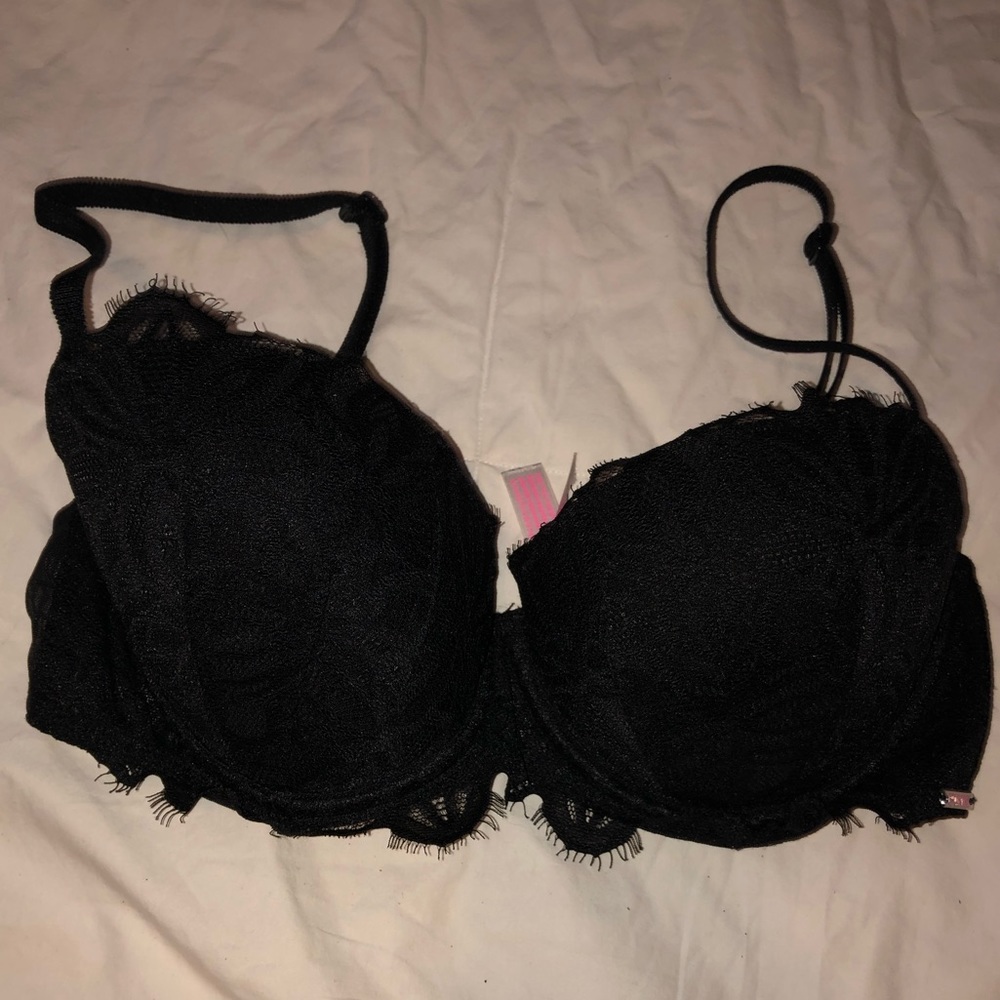 Black push-up bra